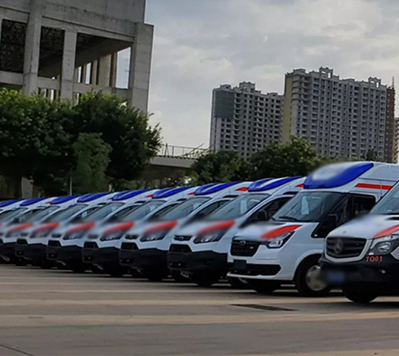 泸定县服务车队展示